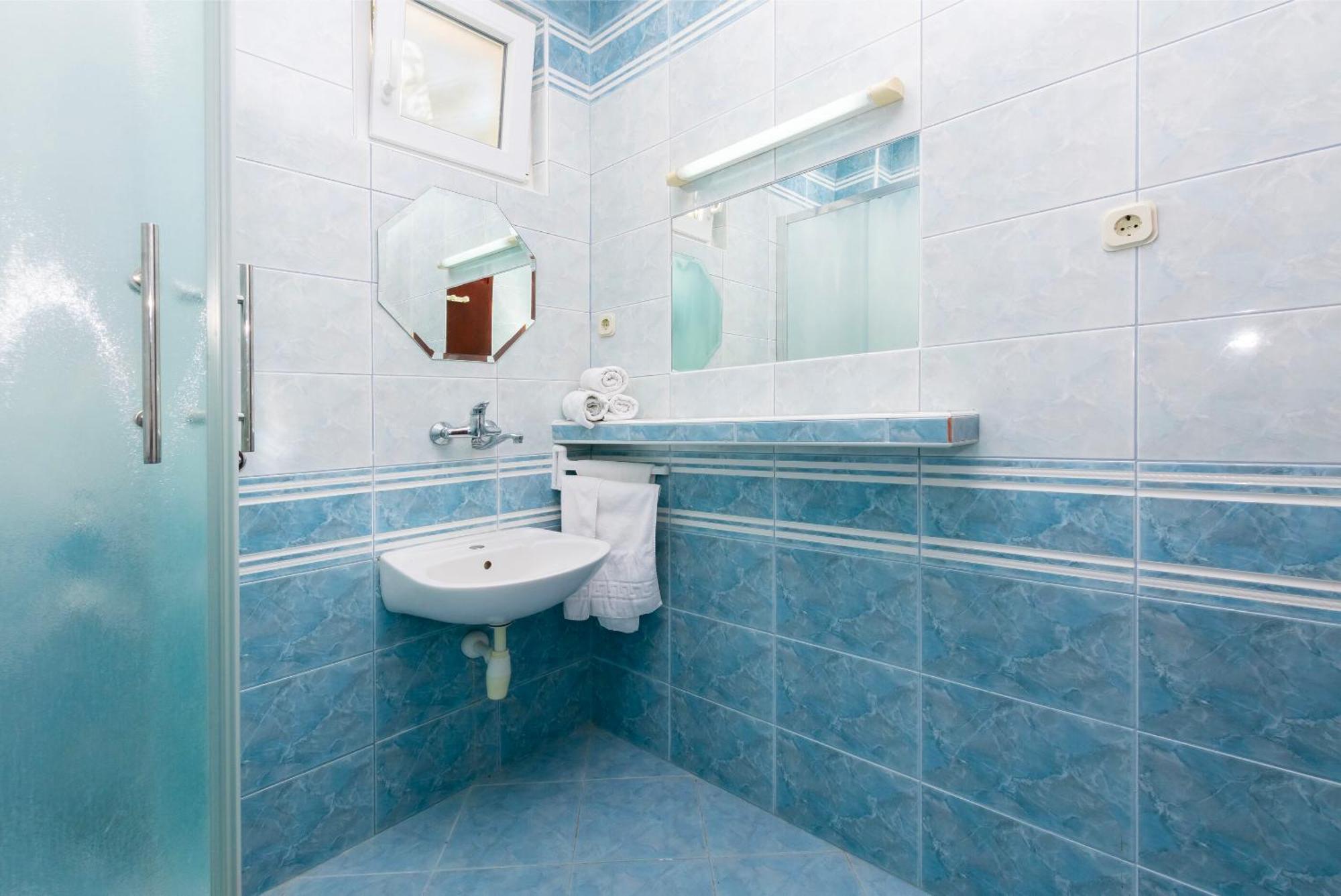 Apartments Ivo - Sea View; Pisak Exterior foto