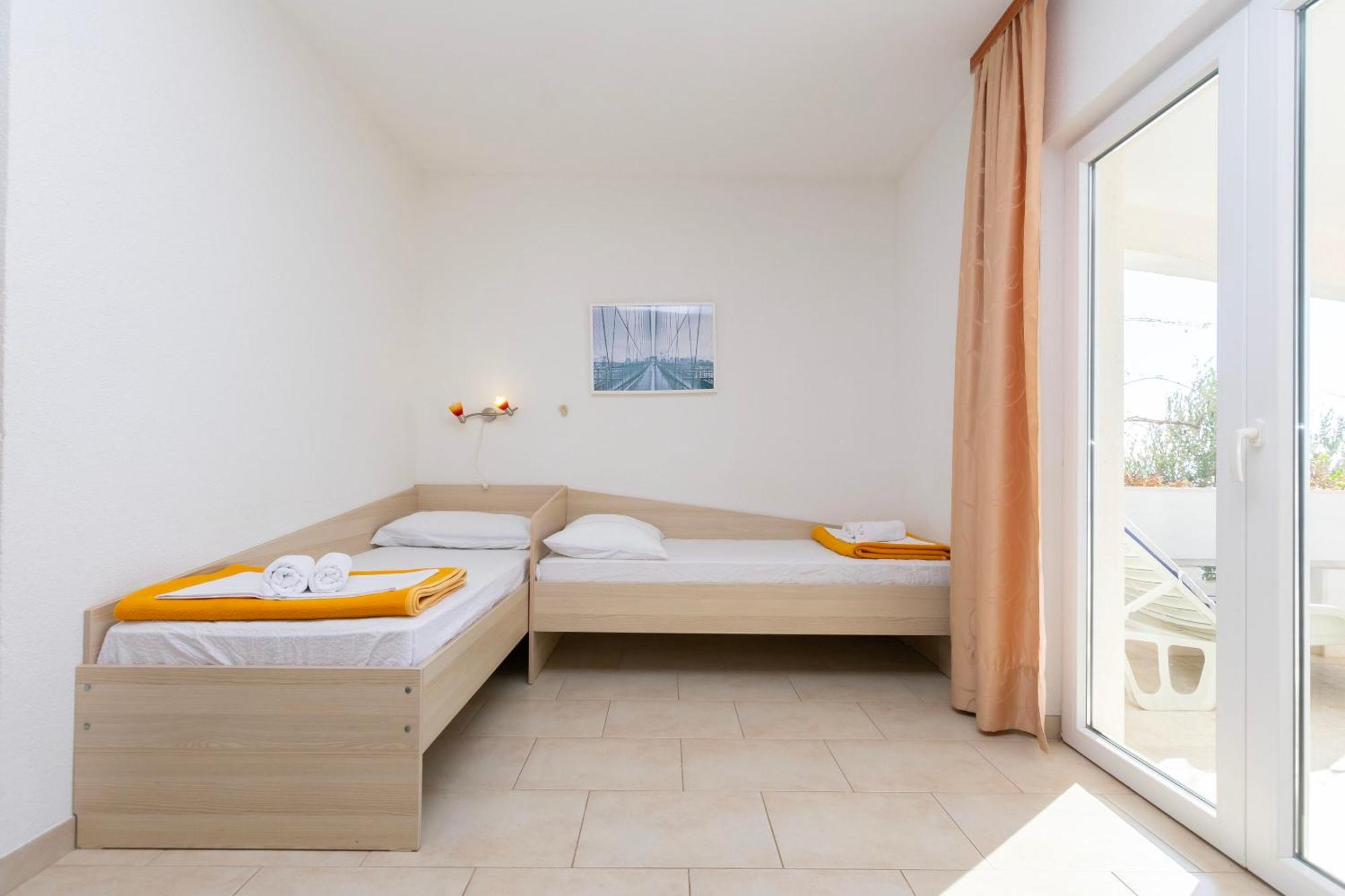 Apartments Ivo - Sea View; Pisak Exterior foto